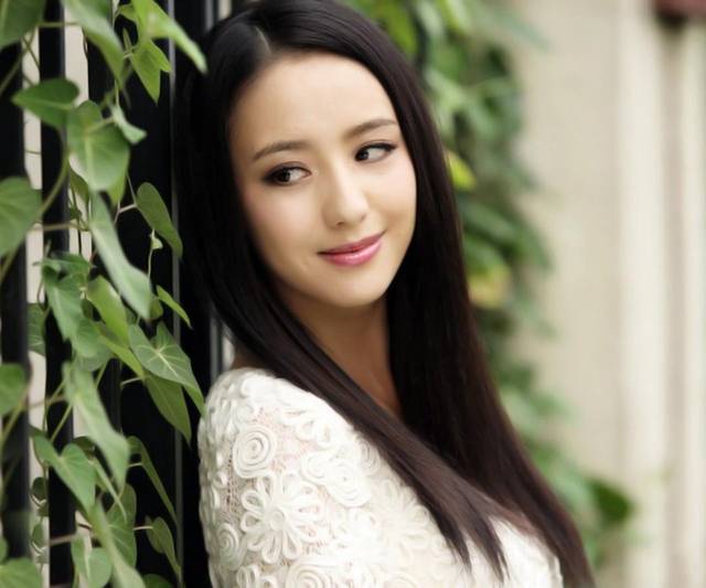 中国娱乐圈六大绝色女星 她年近五十岁不老容颜 凭1.