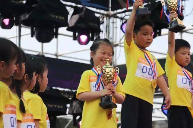 音乐节上的滑步车比赛这样玩?听听幼儿园园长