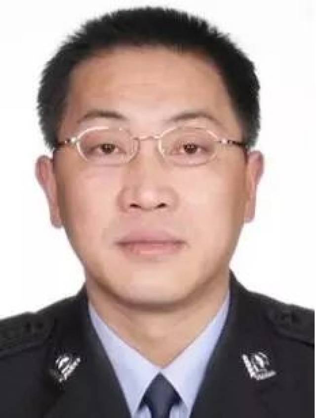 杨相岳,现任市公安局常务副局长,党委副书记,拟任市公安局政委.