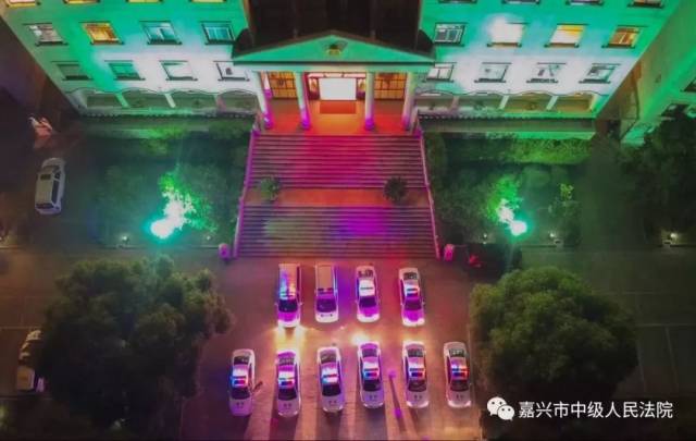 昨天凌晨,嘉兴一大波“老赖”在被窝里被突袭抓捕