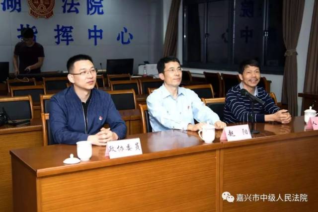 昨天凌晨,嘉兴一大波“老赖”在被窝里被突袭抓捕