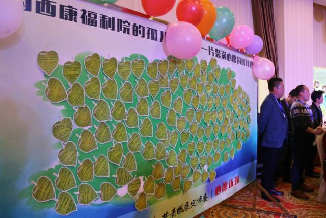 抖音民谣悦读,康定130多名美女帅哥聚众是要闹