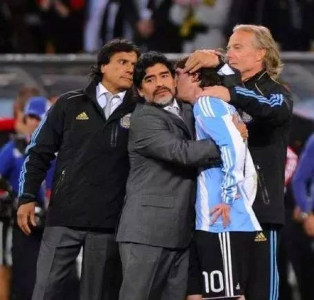 足球的段子也这么经典,网友怒了:没有国足世界