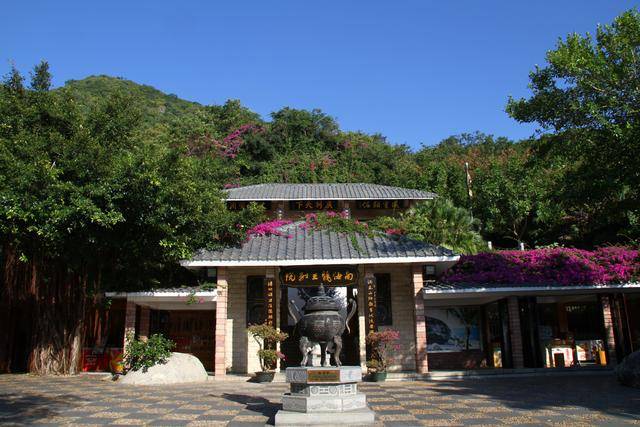 三,距离三亚市区距离 南海龙王别院 大小洞天景区与南山寺景区相连