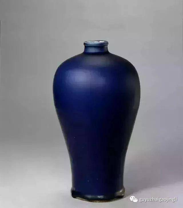 明嘉靖 霁蓝釉梅瓶 故宫博物院藏