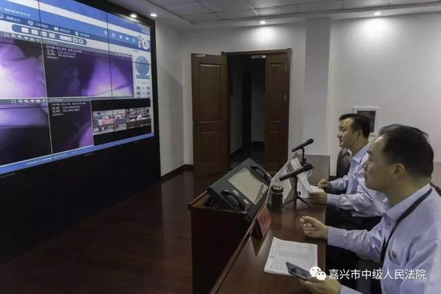 昨天凌晨,嘉兴一大波“老赖”在被窝里被突袭抓捕