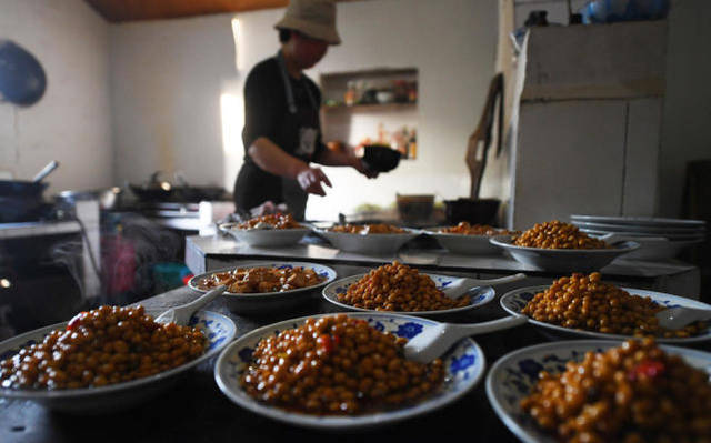 安徽有个中国道教第一村,姑娘不愿意嫁下山,男