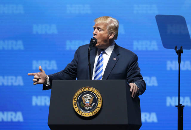 早安·世界|特朗普演讲支持持枪,拿巴黎恐袭作