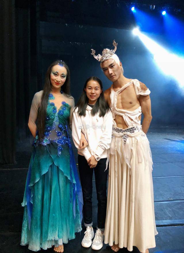 杨丽萍现身昆明巡演,她的接班人真是太惊艳,舞姿妙曼如视觉盛宴