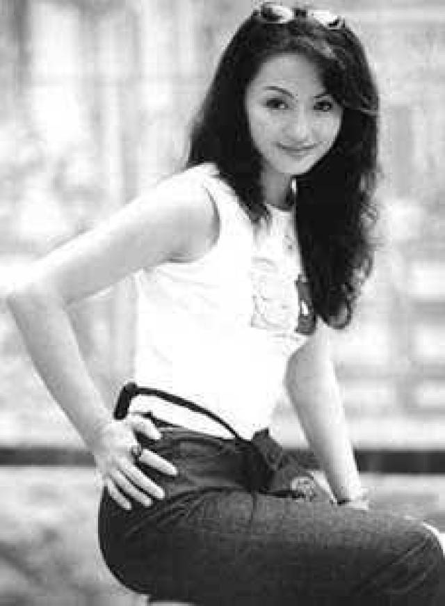 揭香妃刘丹17年前车祸去世内幕,被甩出车外七孔流血体