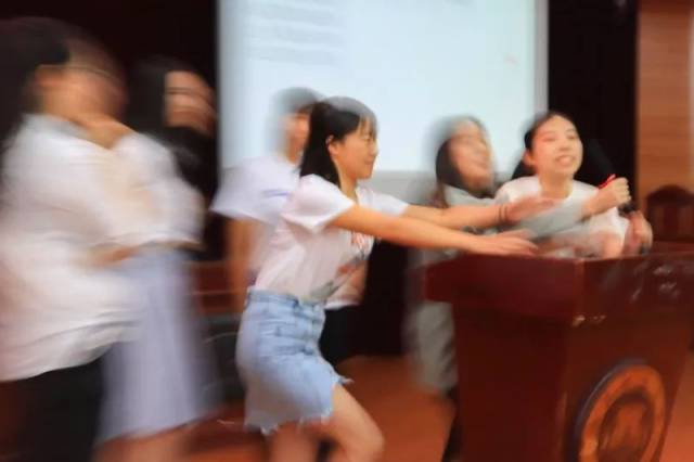 还有这样的操作?师大“记者练习生”到底谁C位出道?