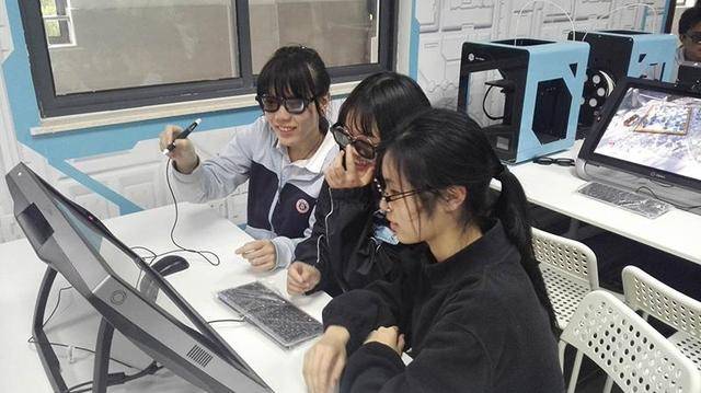 新课标说16岁高中生要学编程!海外求学的大学