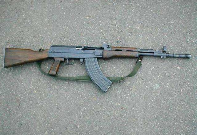81式步枪跟56式区别图片