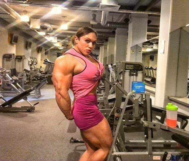 采访俄罗斯"最强壮"的女人,臂围足足有48厘米,欲封印负面评价
