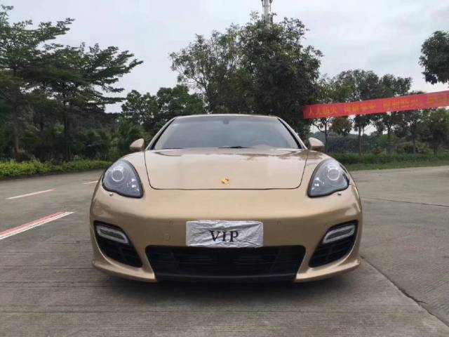 20多万拿下这台保时捷帕拉梅拉,土豪金的外观太抢眼了