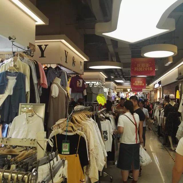 广州白马服装城购物指南!50蚊买出200 的衣服!