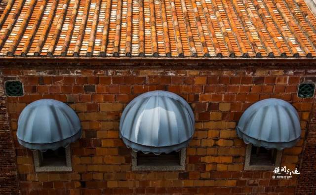 的红砖古厝美照 小伙伴们,一起来赏起 闽南建筑风韵 闽南话把房子叫厝
