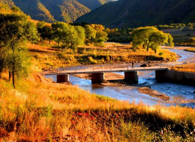 国内旅游景点排名_贵州旅游十大景点排名(2)