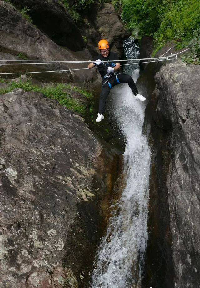 来神仙居飞拉达,体验一次岩壁上的舞蹈