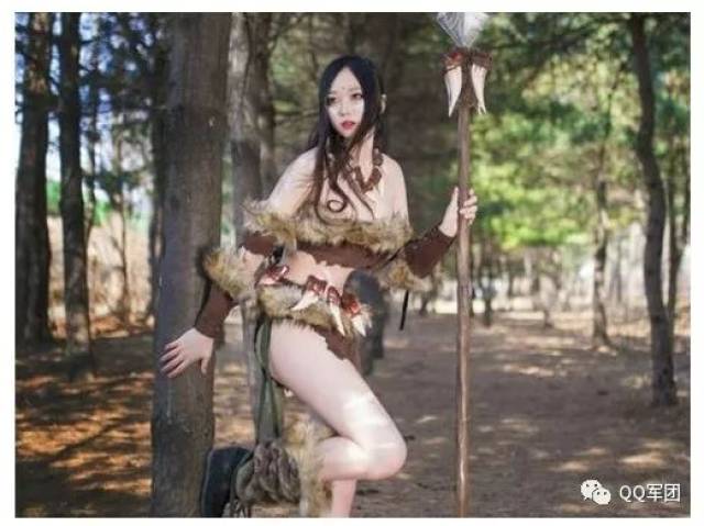 英雄联盟豹女cos 真是货真价实的大长腿