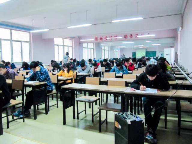 即使勉强考上,也有学生部分因为对国外大学不适应,巨大压力高中等而课业志强图片