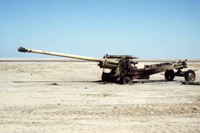 老式苏联m-46型130毫米加农炮