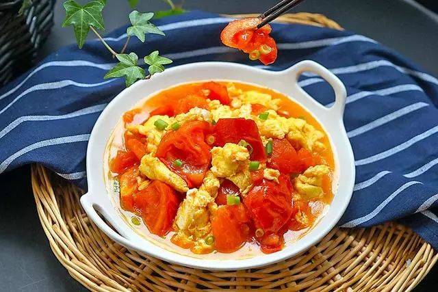 西红柿炒鸡蛋最正宗的做法,5分钟给你一盘美味营养100