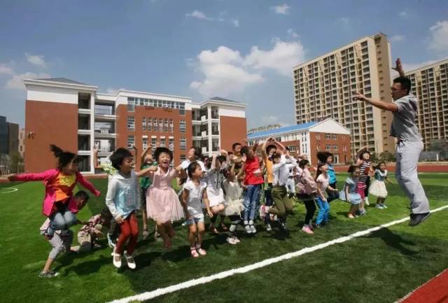 3年内!建64所学校!新增10万学位!你家娃赶上了吗?