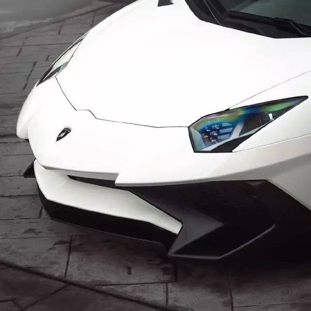 白色大牛,兰博基尼aventador lp750-4sv