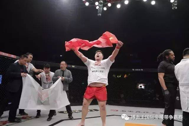 [赵家军捷报]road fc"功夫熊猫"敖日格乐ko对手再次获胜(视频!