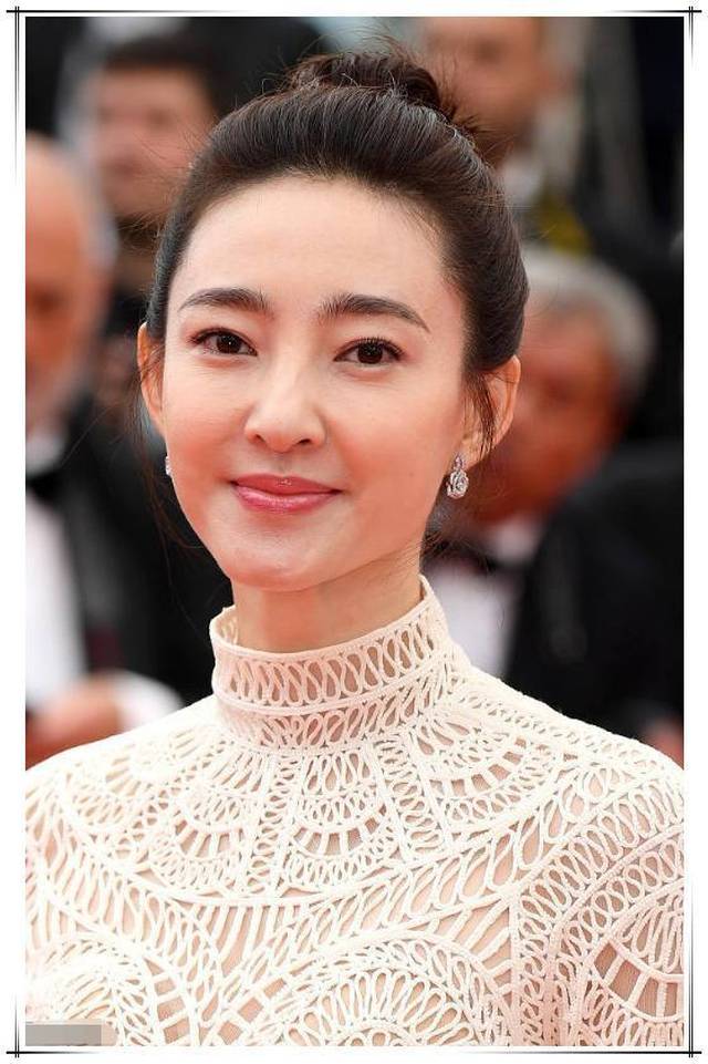 高清镜头下王丽坤真实颜值曝光,原来林更新每天要面对
