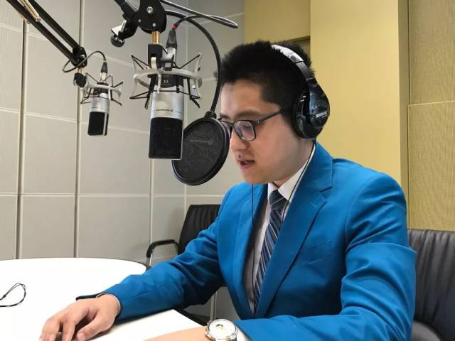 请锁定天津交通广播fm106.8. 地铁声咖们,请开始你们的表演!