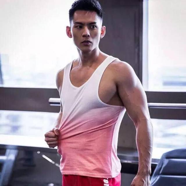 撞脸明星,肌肉却比明星好,他们像李易峰魏晨陈伟霆吴彦祖周杰伦陈冠希
