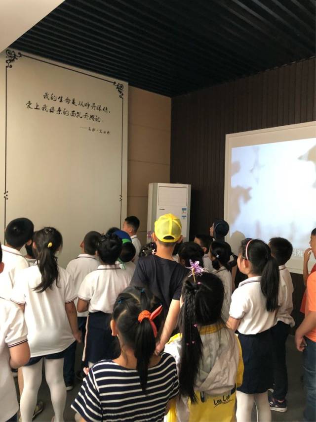 石家庄合作路小学龙山蜡像馆弘扬历史 《英雄王二小》