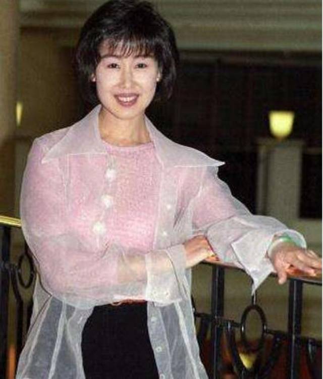 石乃文,凭《新白娘子传奇》戚宝山走红,年仅45岁时因病离世