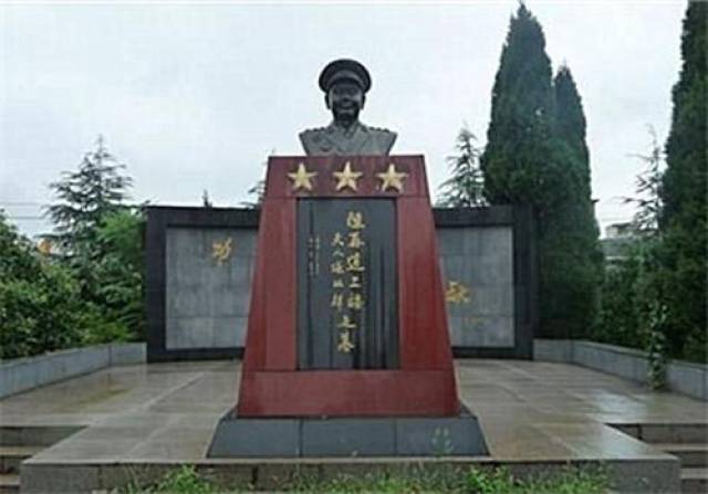 1993年4月6日,陈再道将军因病在北京逝世,享年84岁,葬于麻城烈士陵园.