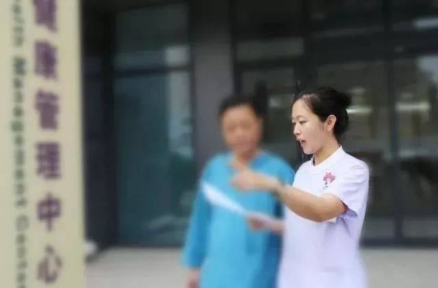 最美护士工作照,让所有人感叹:落在凡间的天使!