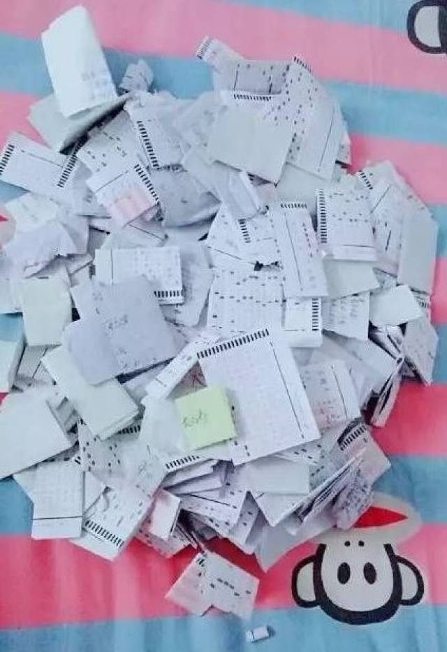 做过的习题试卷堆起来可以比自己还高