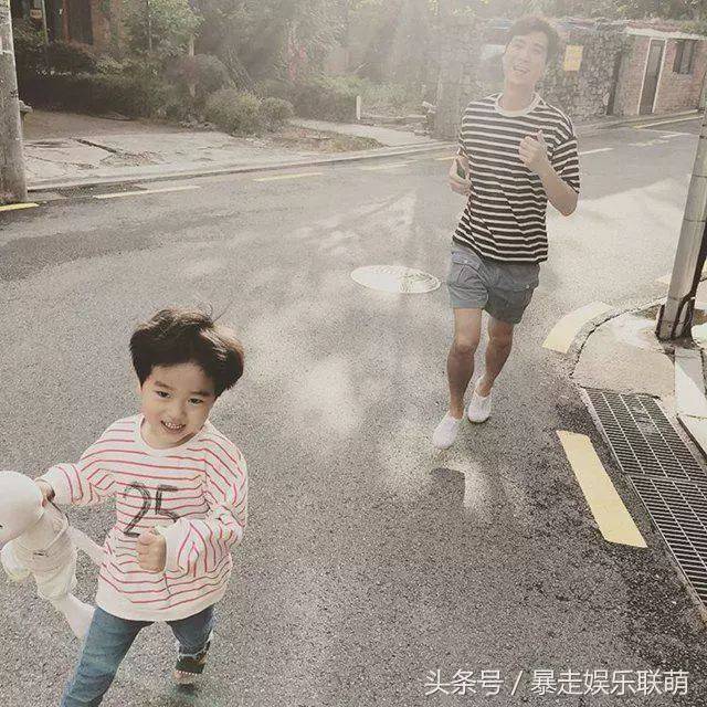 的过程里虽然有些许生涩,但是依旧可以看出他的努力,妻子许洋林表示