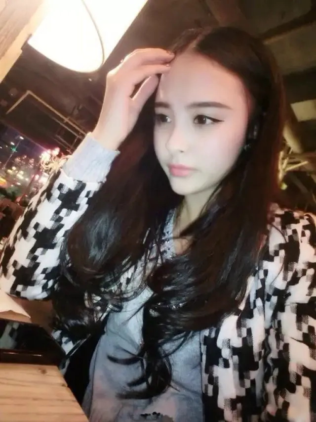 520 | 为什么你给女朋友拍的照片她从不发朋友圈