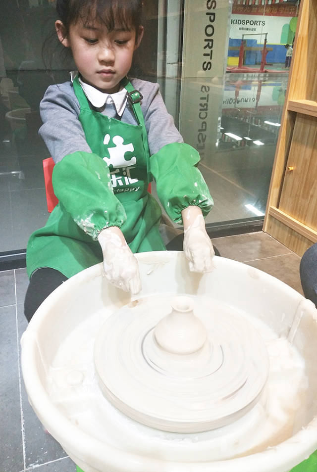 没有了探索的过程,那么,就来儿童diy手工坊看一下吧,重点打造的陶艺