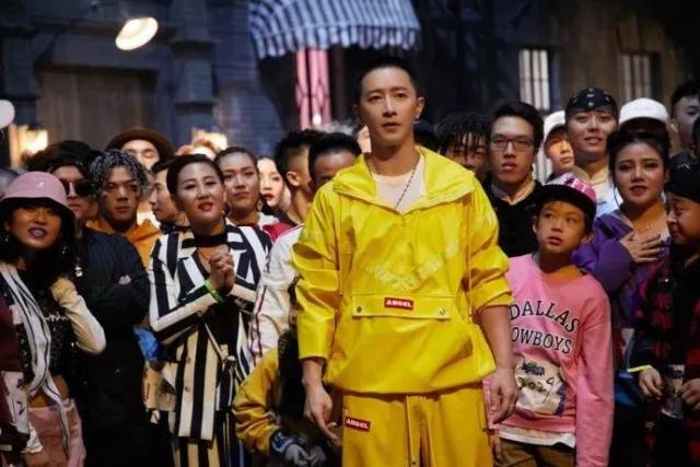 《这就是街舞》四位导师穿搭大比拼!