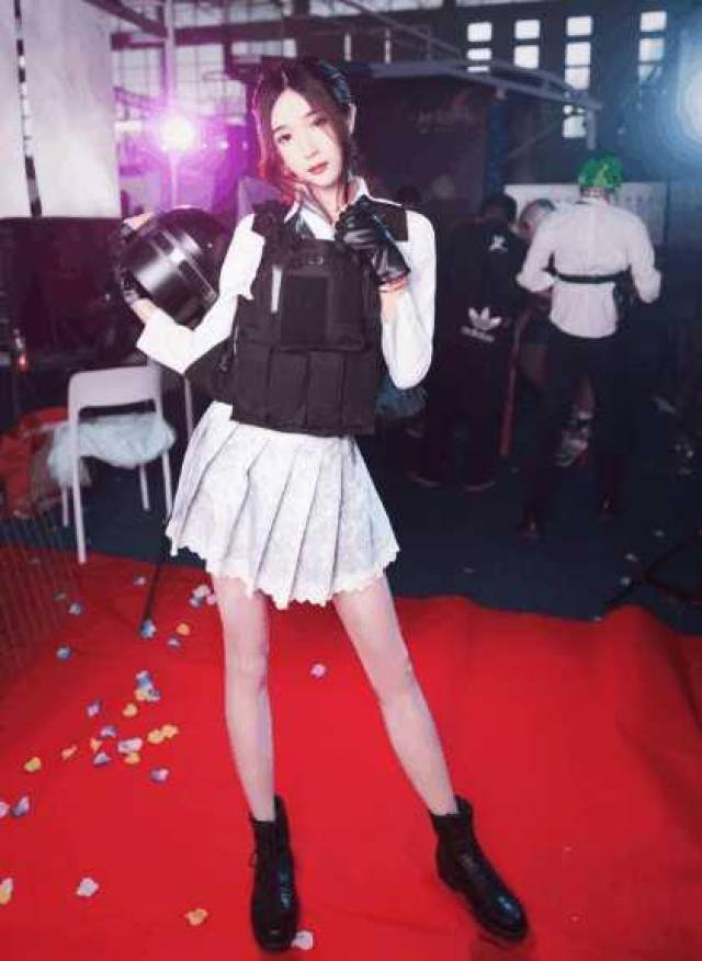 2018年当红伪娘主播,轩墨宝宝排第二,他成了直男心中女神
