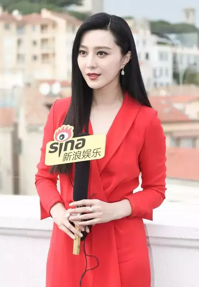 范冰冰2018年戛纳电影节个人秀,4天8套,美呆了!韩国电影《way》图片