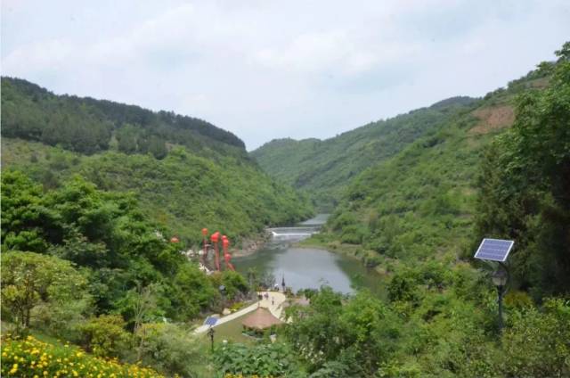 遵义·虾子镇云水湾民宿旅游度假区项目,对促进新区旅游业发展,推动