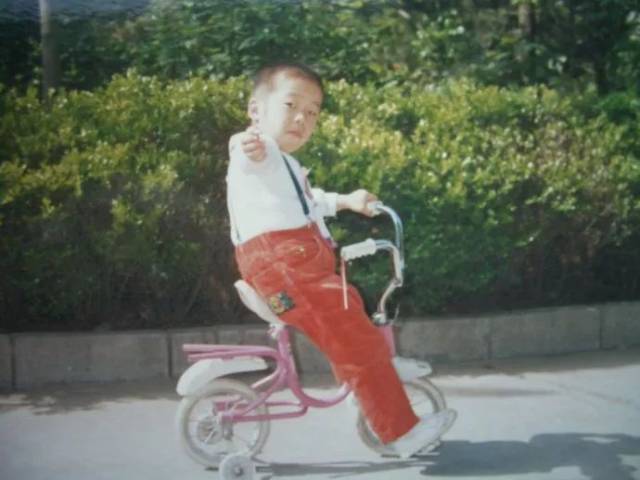 亲子联盟福利 眉中间一点红,80,90年代那些不堪回首的童年照,了解下