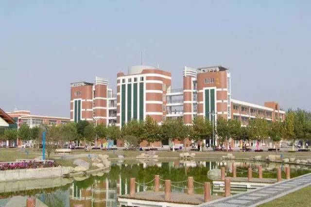 而且,宿豫中学是宿迁市最美丽的校园之一 江苏省沭阳高级中学 江苏省