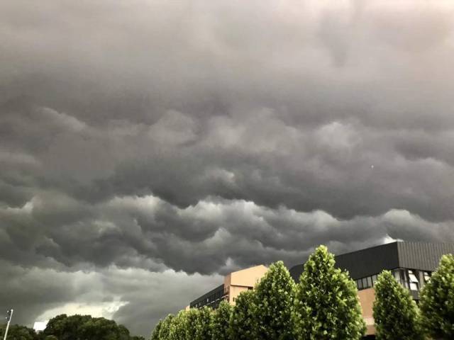 狂风暴雨,黑云压城,"灭霸"要来了?