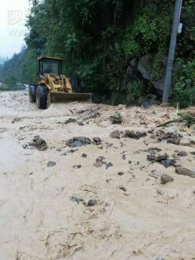 若遇山体滑坡和泥石流,这5招能保命!