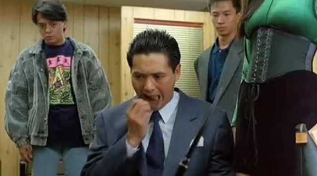 《赌神》周润发是赌片系列电影的开始鼻祖,效